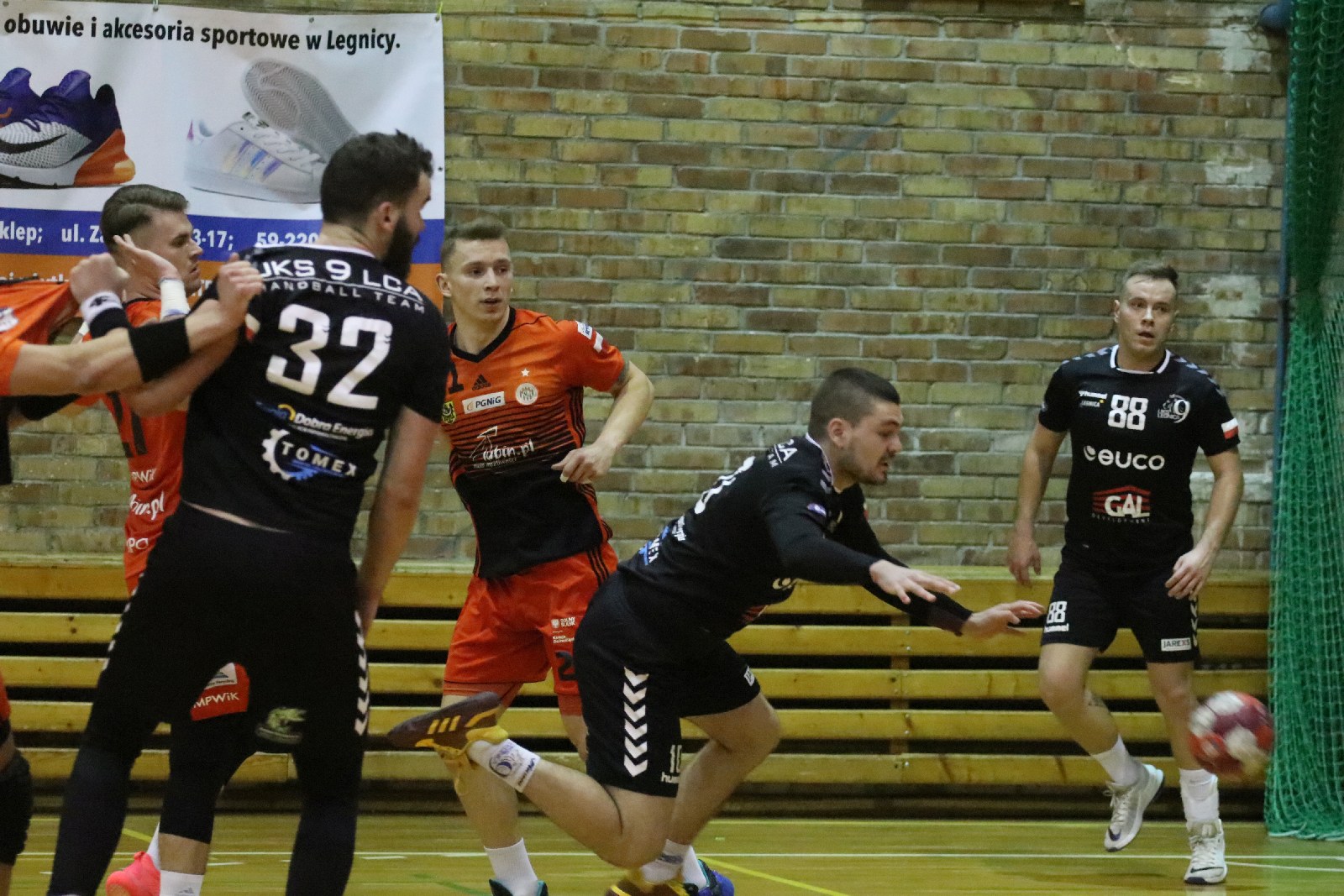 W Legnicy bez sensacji. Zagłebie wygrywa z Dziewiątką Legnica