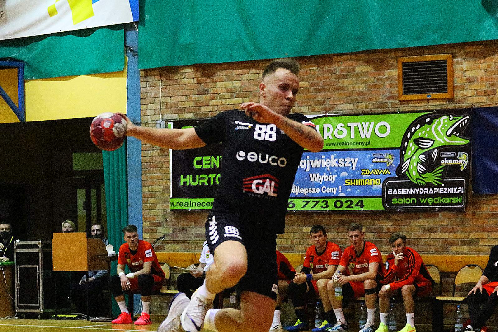 W Legnicy bez sensacji. Zagłebie wygrywa z Dziewiątką Legnica