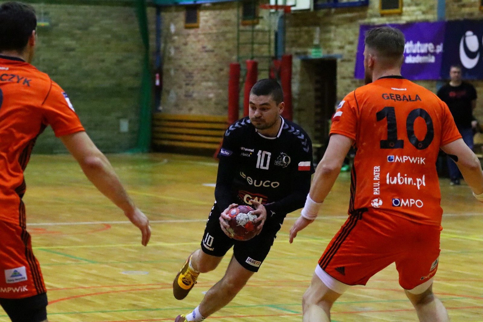 W Legnicy bez sensacji. Zagłebie wygrywa z Dziewiątką Legnica