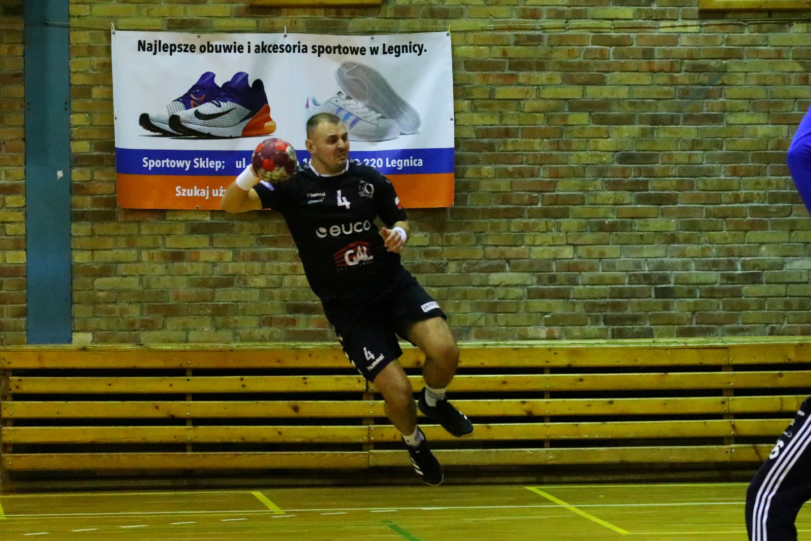 W Legnicy bez sensacji. Zagłebie wygrywa z Dziewiątką Legnica