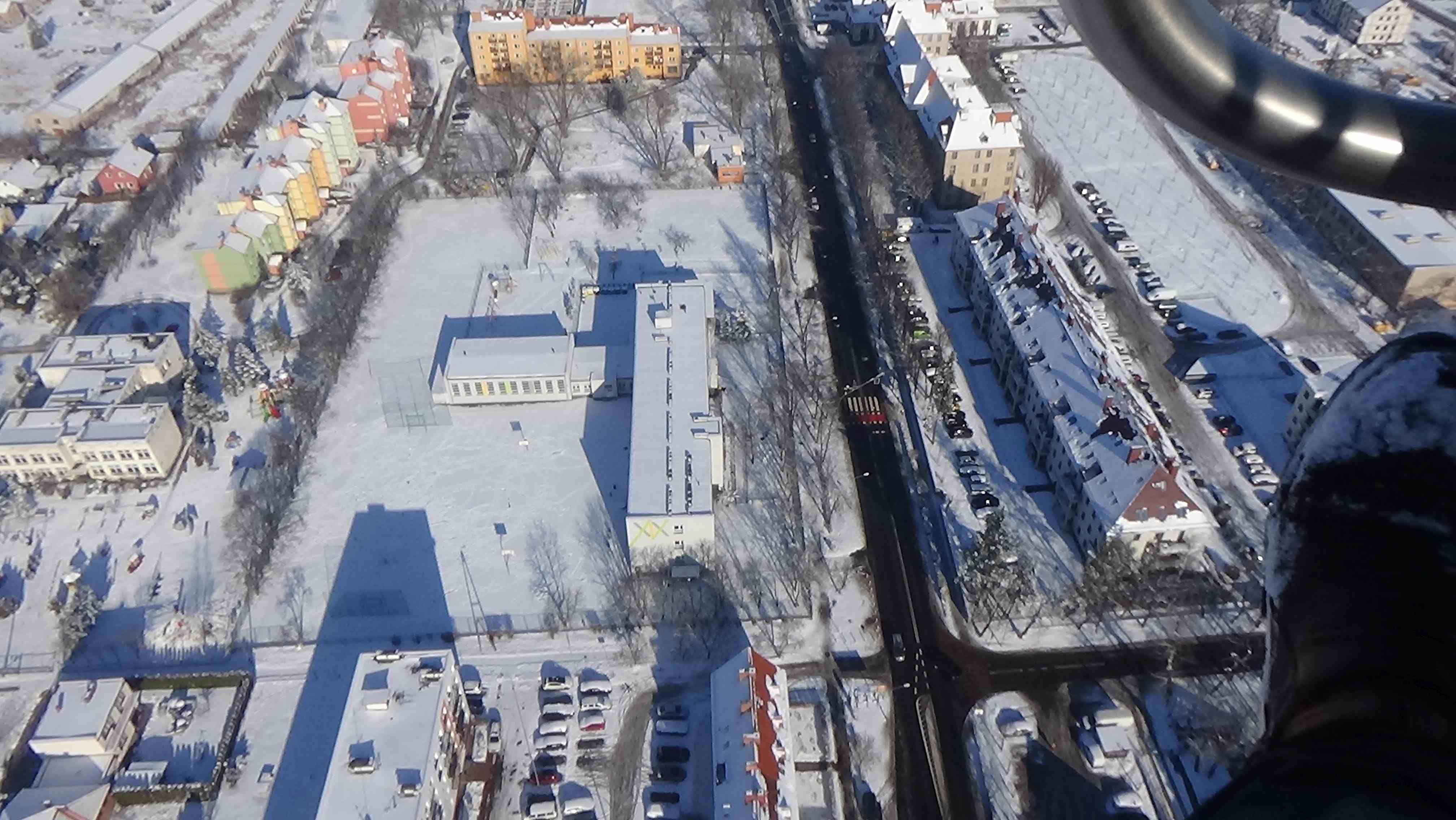 Legnica z lotu ptaka w zimowej scenerii
