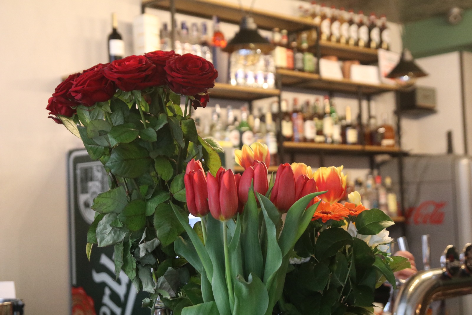 W samo południe cafe bar Planta wznowił normalną działalność