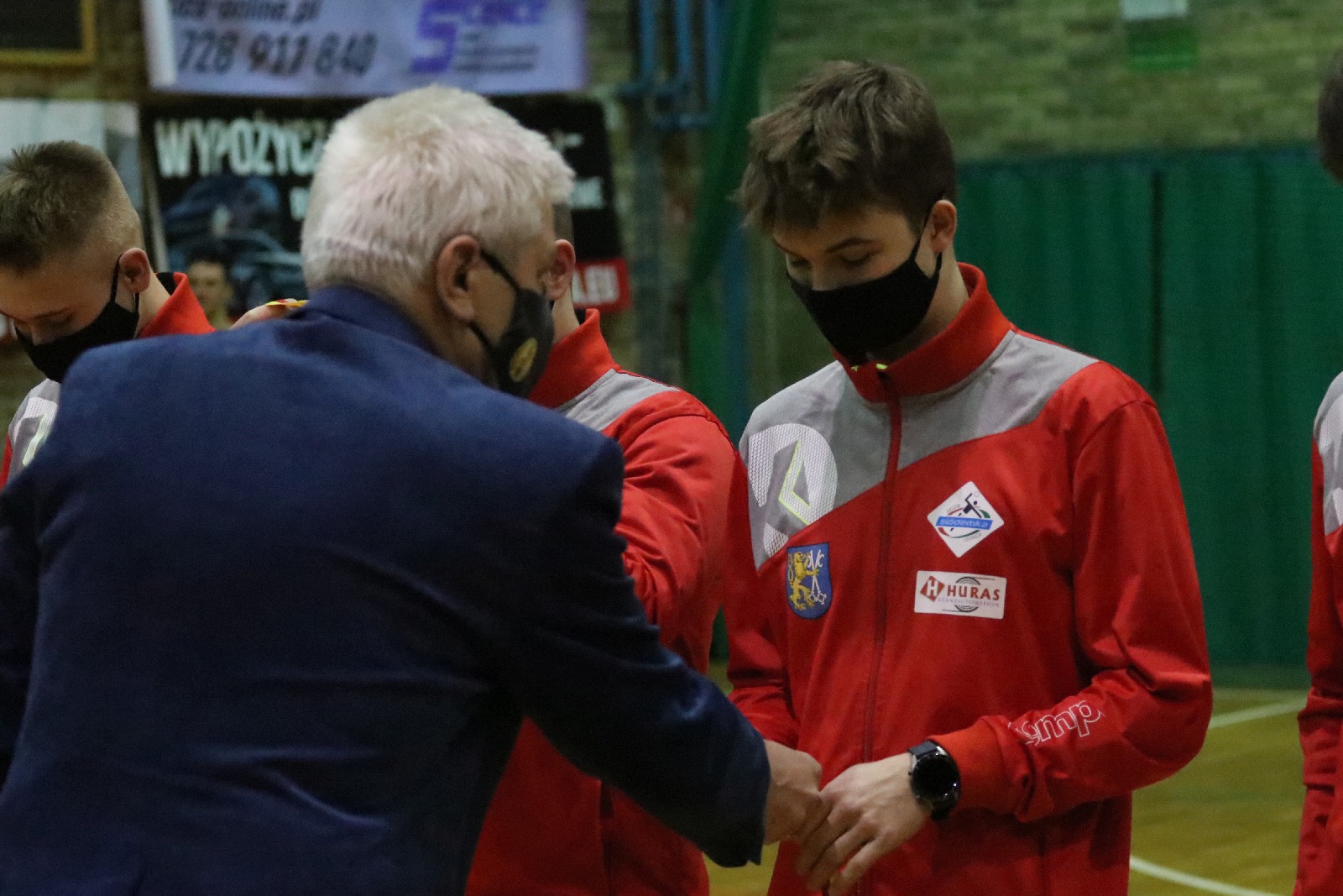 Juniorzy Siódemki odebrali medale za wicemistrzostwo województwa