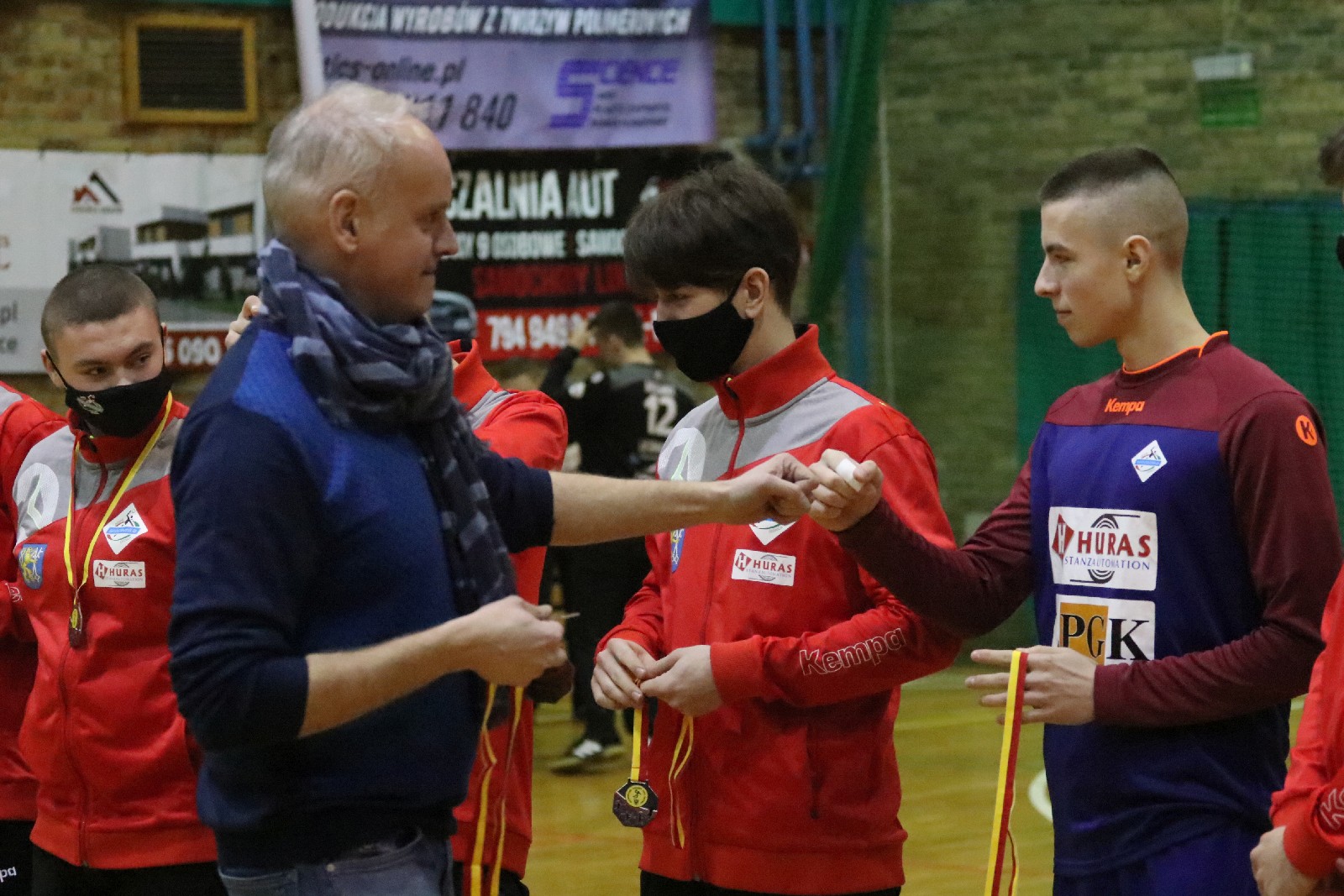 Juniorzy Siódemki odebrali medale za wicemistrzostwo województwa
