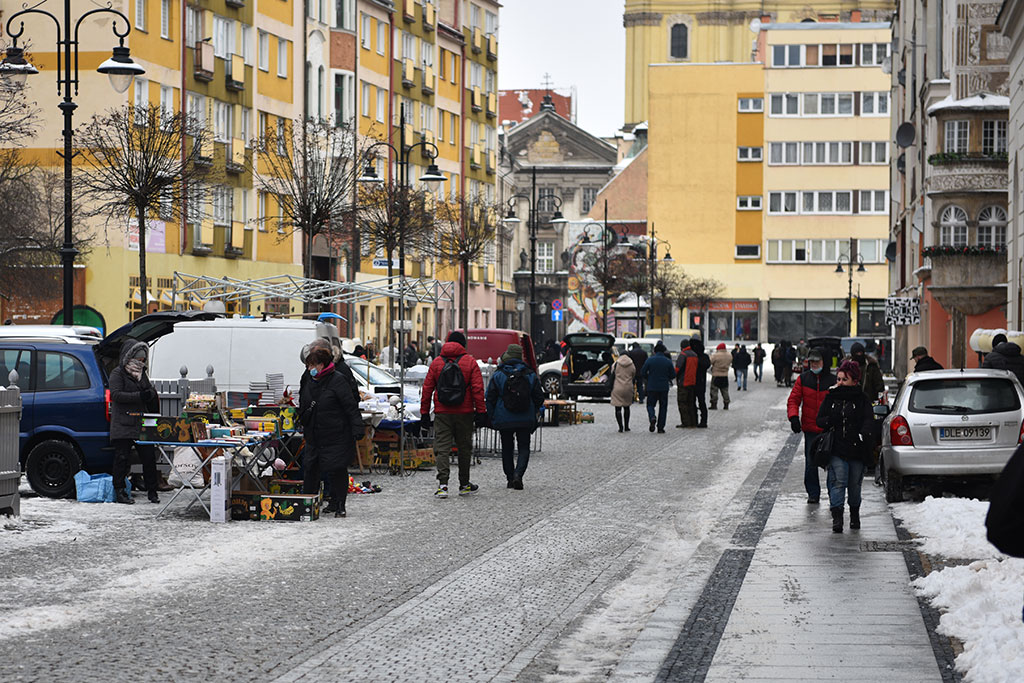 Zobacz jakie cuda można było znaleźć na jarmarku staroci