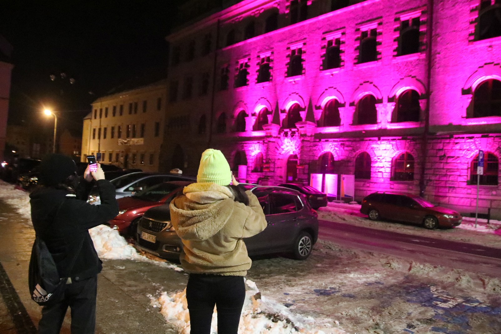 Ratusz okrył się walentynkową iluminacją
