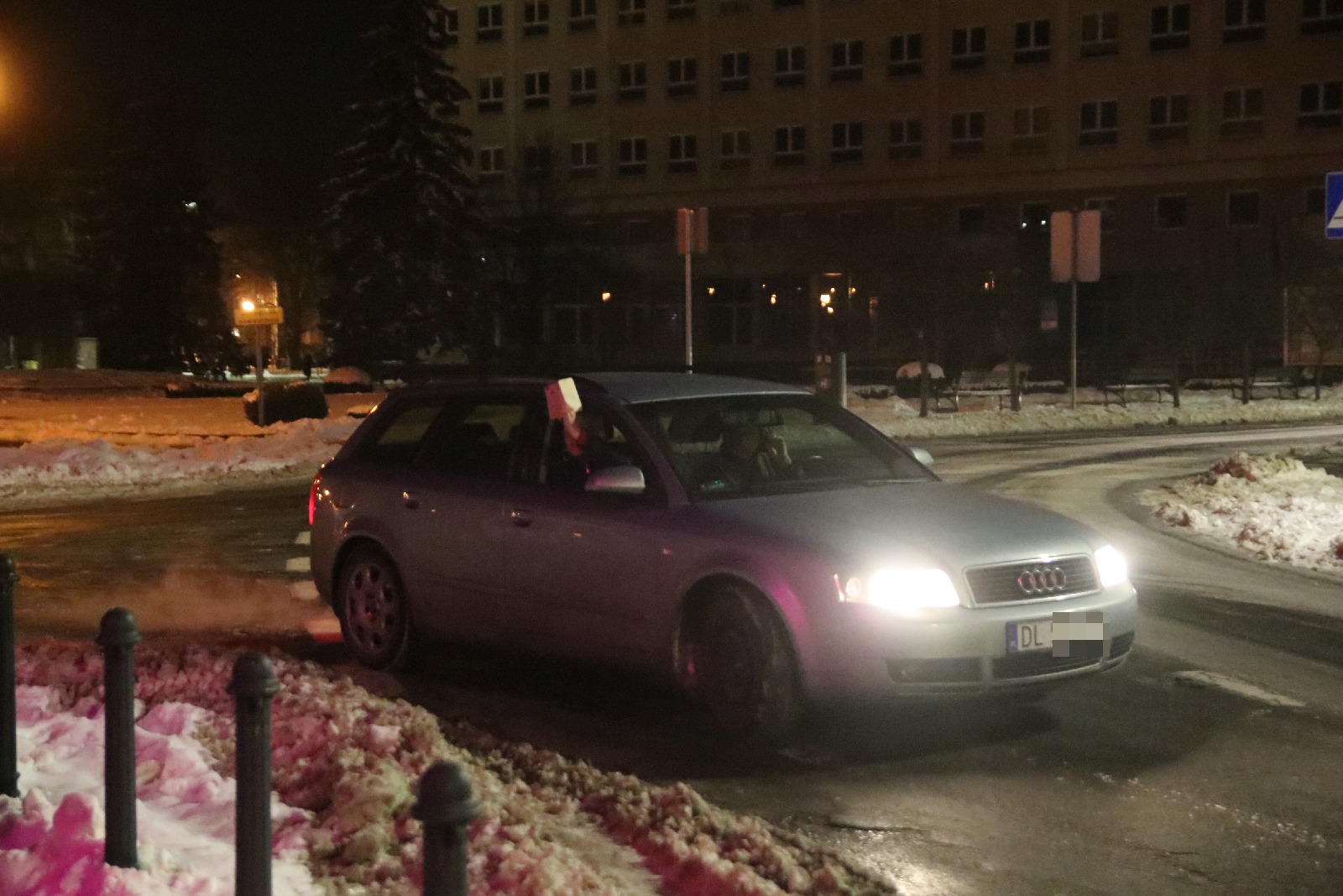 Ratusz okrył się walentynkową iluminacją