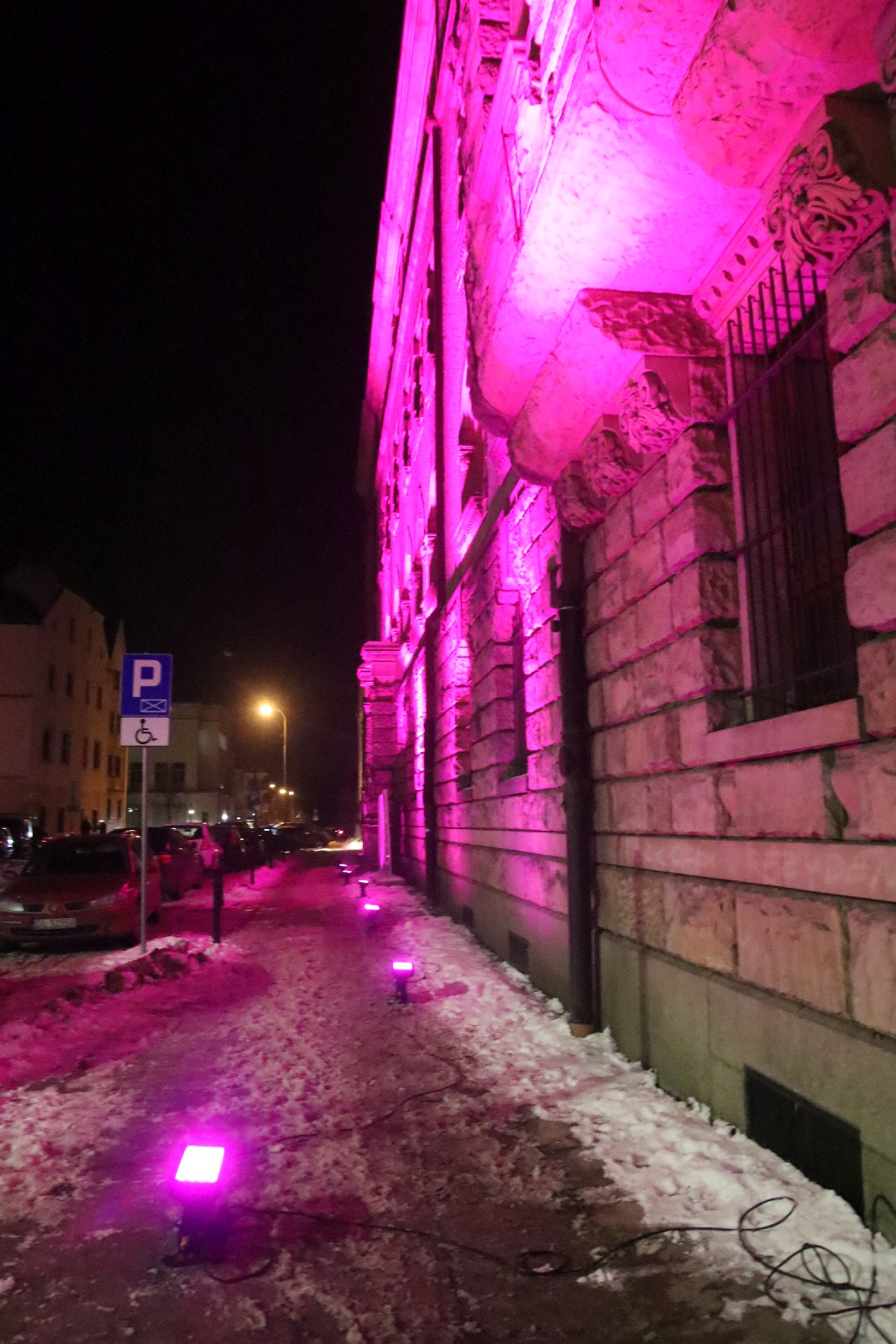 Ratusz okrył się walentynkową iluminacją