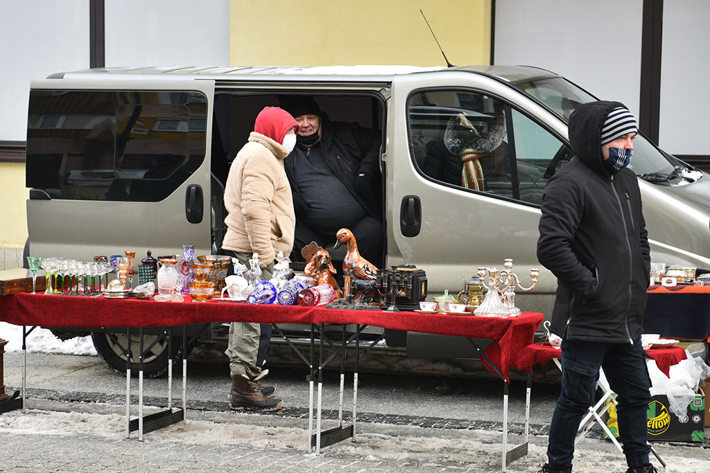 Zobacz jakie cuda można było znaleźć na jarmarku staroci