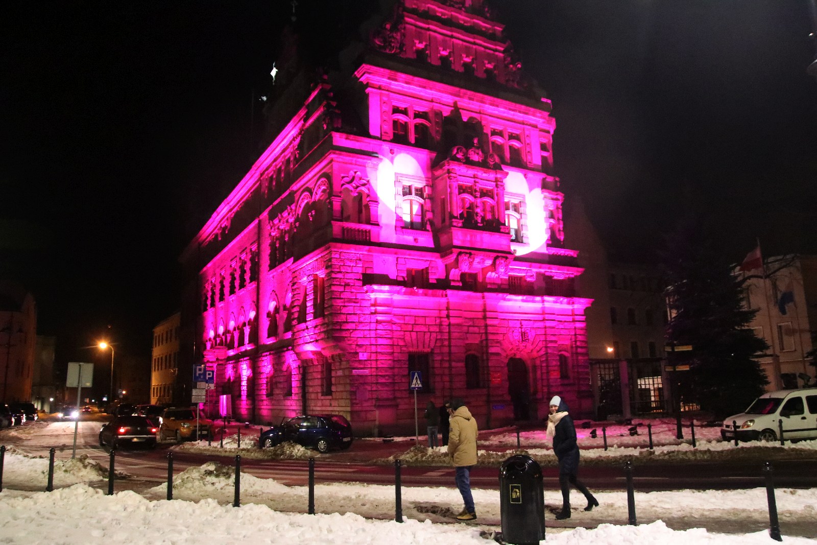 Ratusz okrył się walentynkową iluminacją