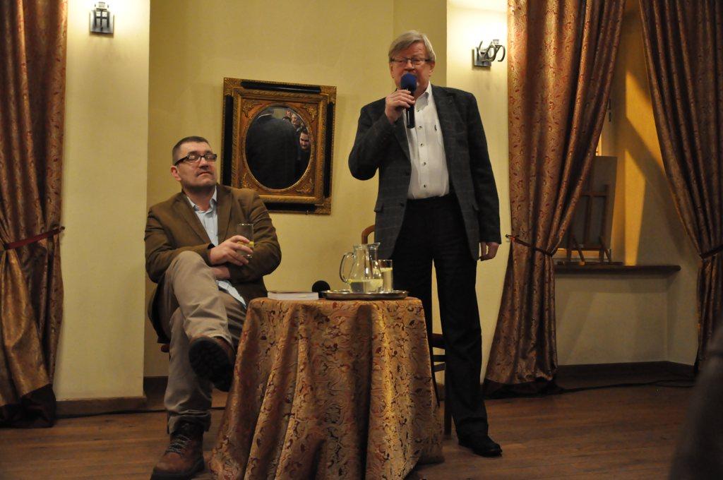 Jacek Głomb jest dyrektorem teatru od sierpnia 1994