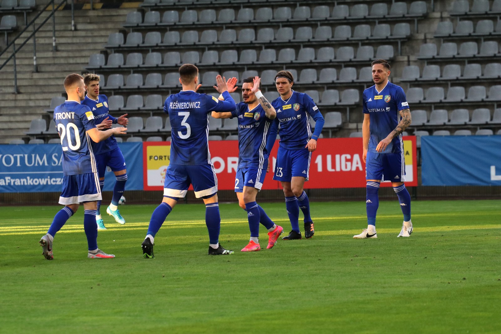 Miedź Legnica pokonuje GKS Bełchatów 3:0