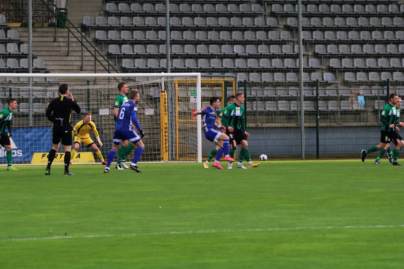 Miedź Legnica pokonuje GKS Bełchatów 3:0