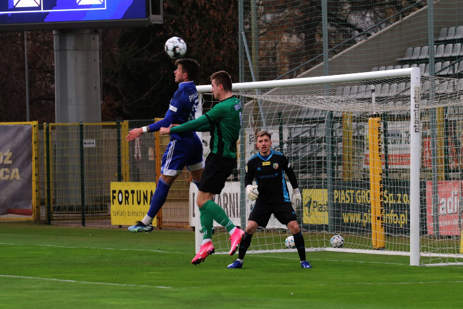 Miedź Legnica pokonuje GKS Bełchatów 3:0