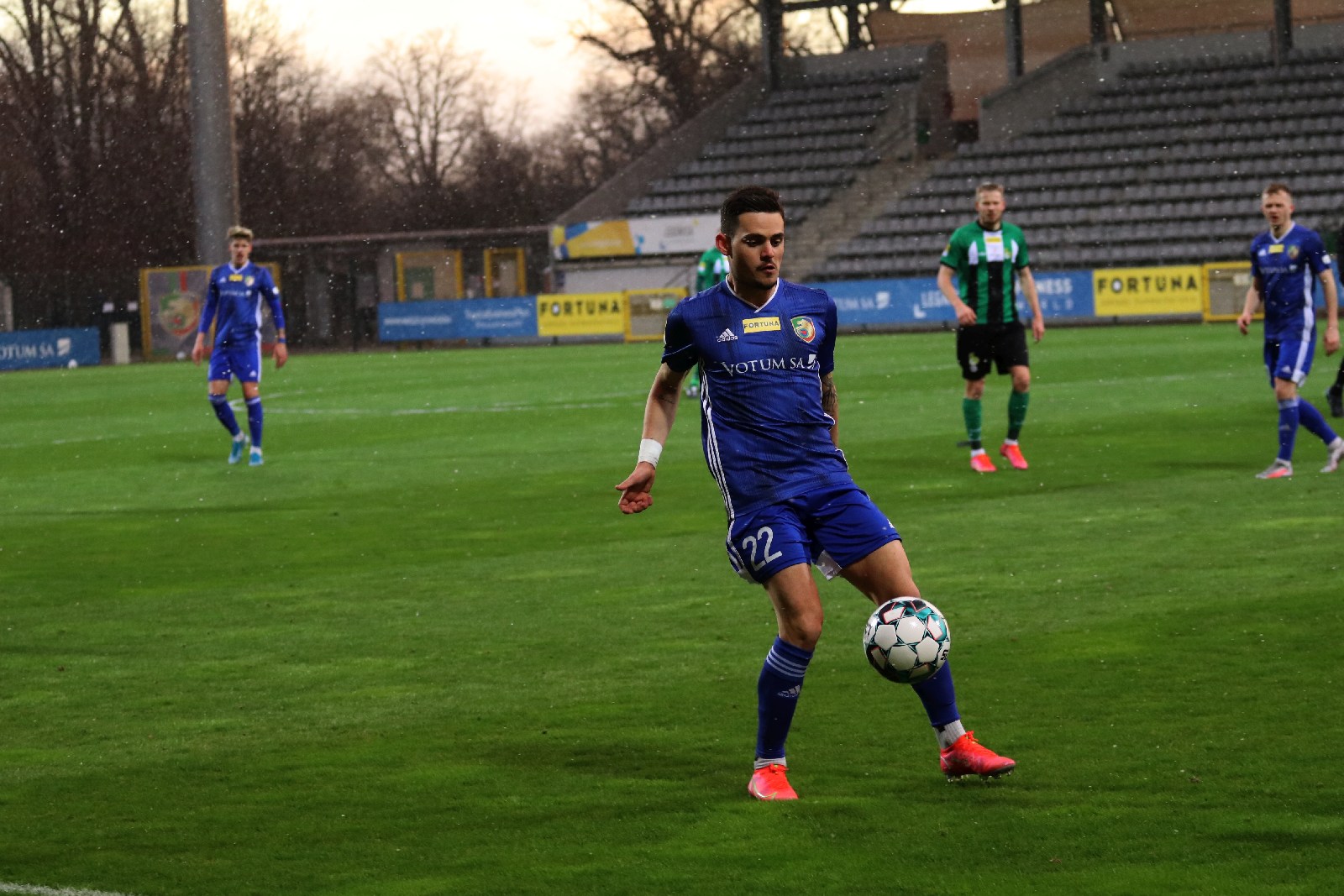 Miedź Legnica pokonuje GKS Bełchatów 3:0