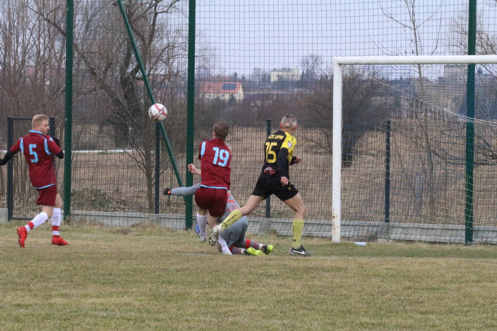 Błękitni Koskowice pewnie pokonał u siebie LZS Lipa