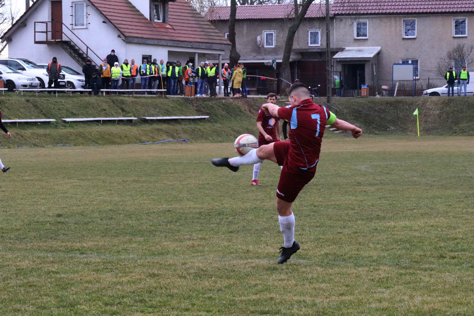 Błękitni Koskowice pewnie pokonał u siebie LZS Lipa
