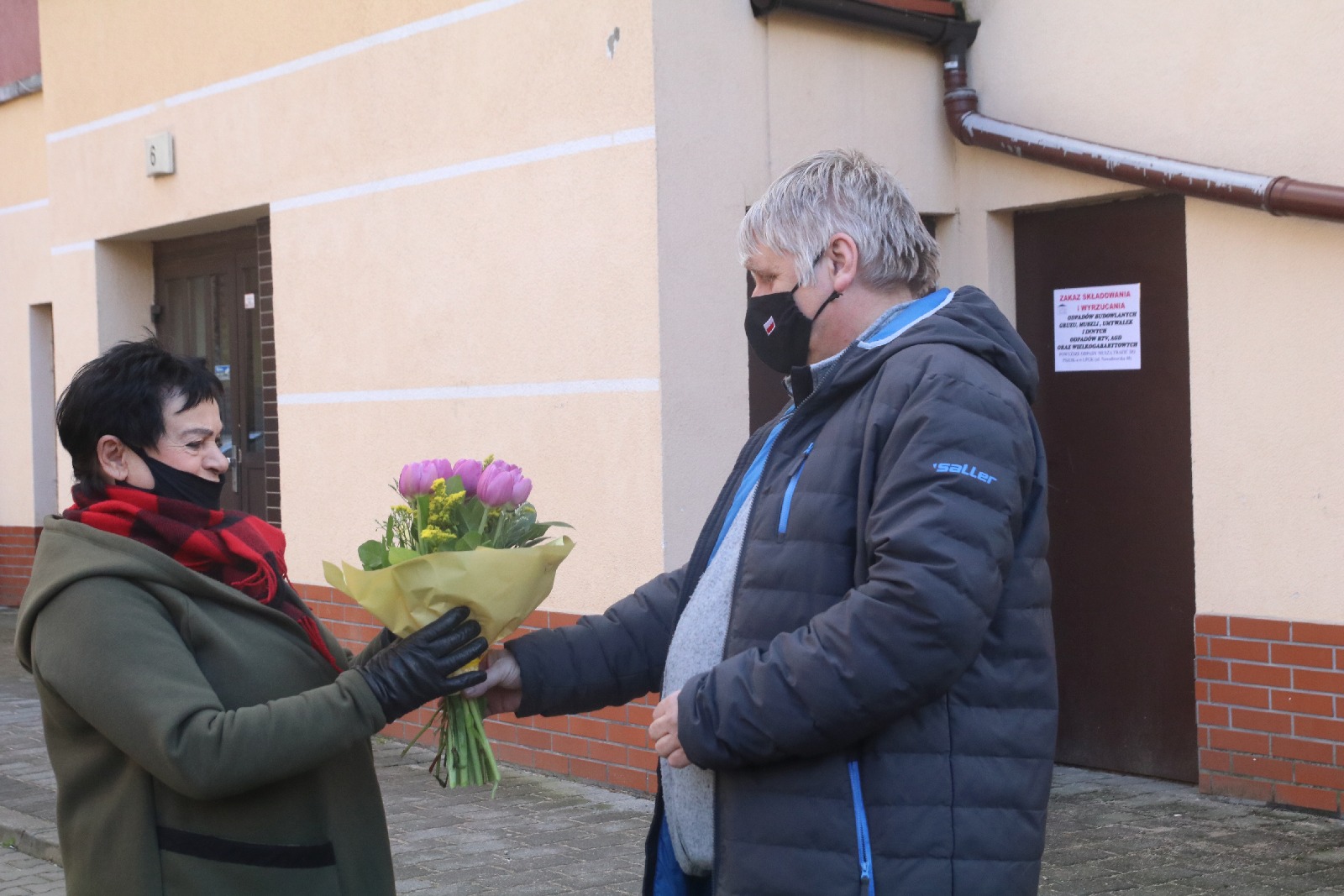 Kwiaty od portalu LCA.PL i kwiaciarni Prestige wywołały uśmiech