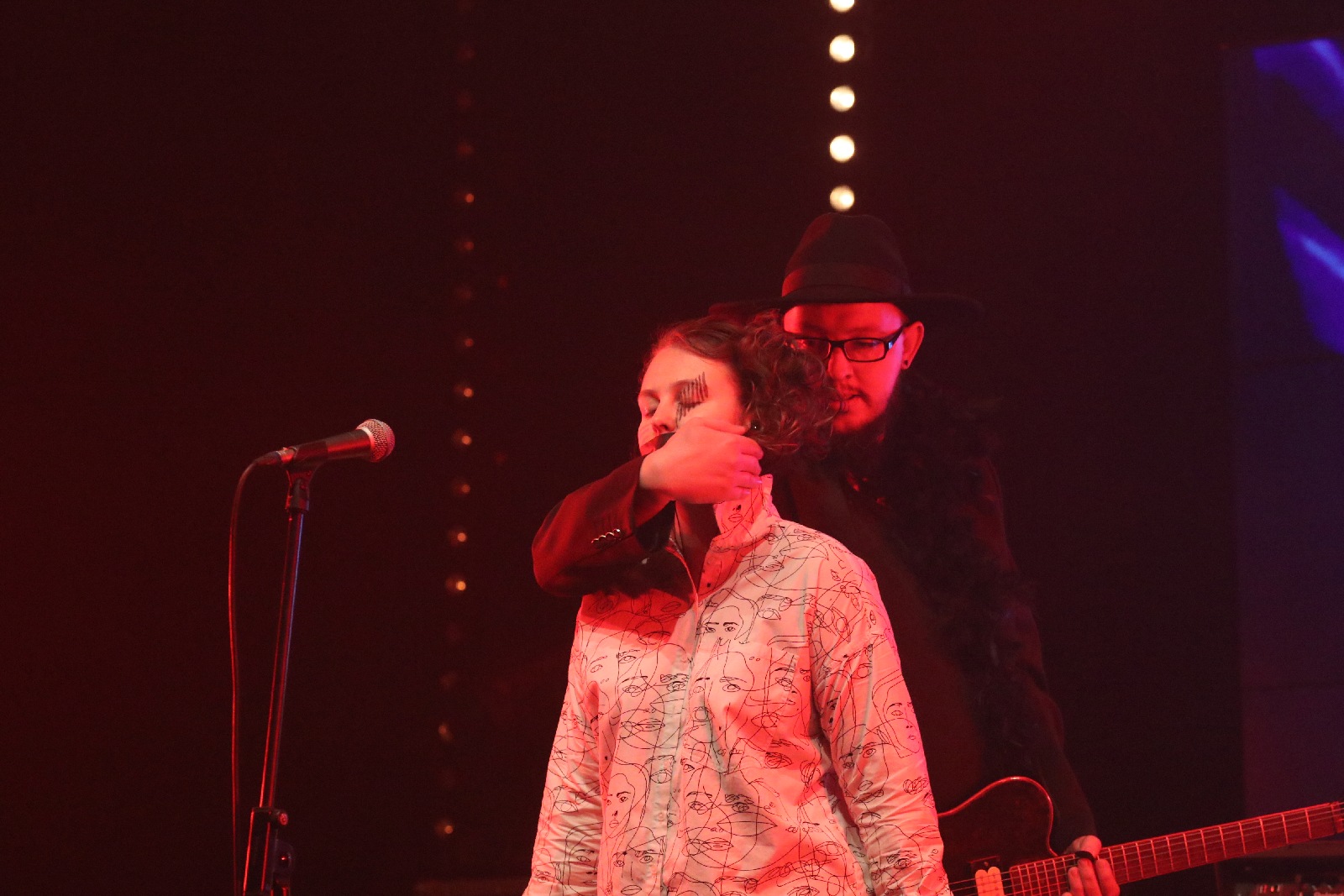 Strefa de... powróciła na żywo. Cabaret Grey i Kara.Te