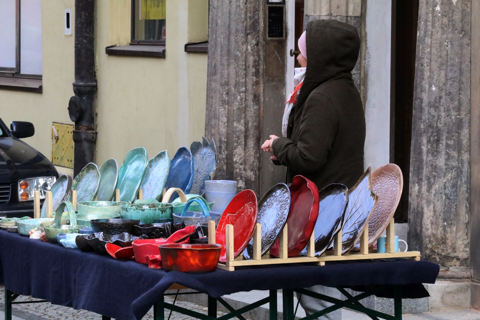 Na rynku zjawili się poszukiwacze antyków i unikalnych bibelotów