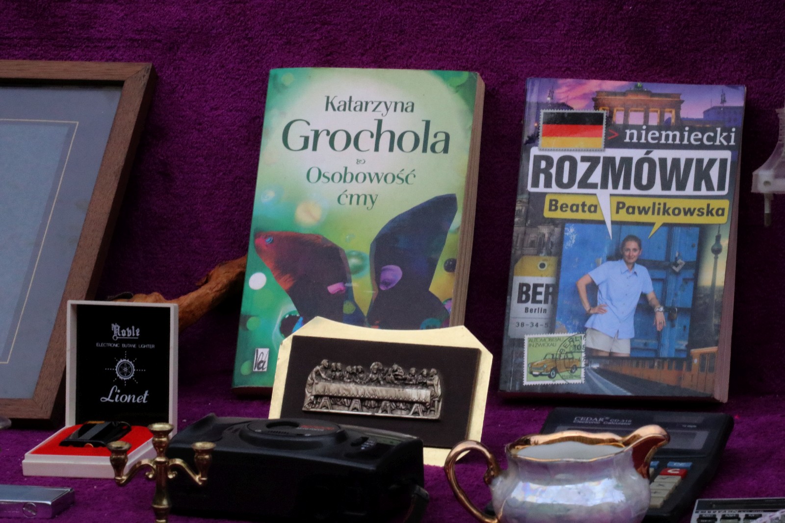 Na rynku zjawili się poszukiwacze antyków i unikalnych bibelotów