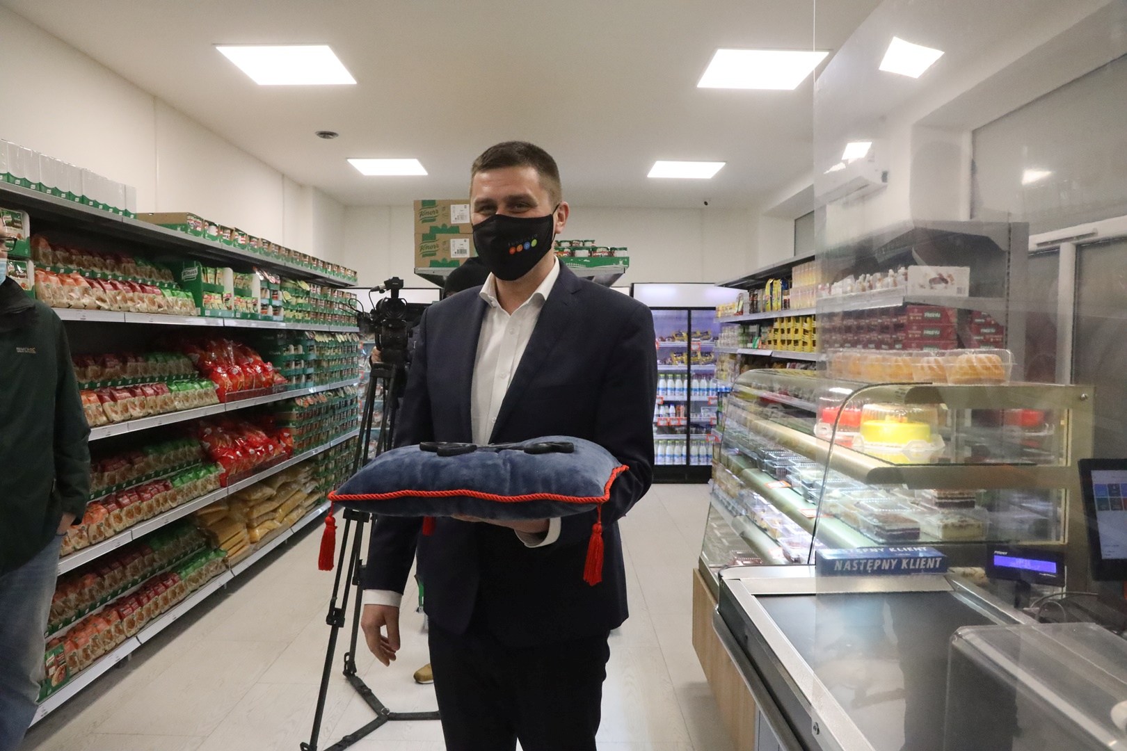 Pierwsi klienci zrobili już  zakupy w sklepie socjalnym