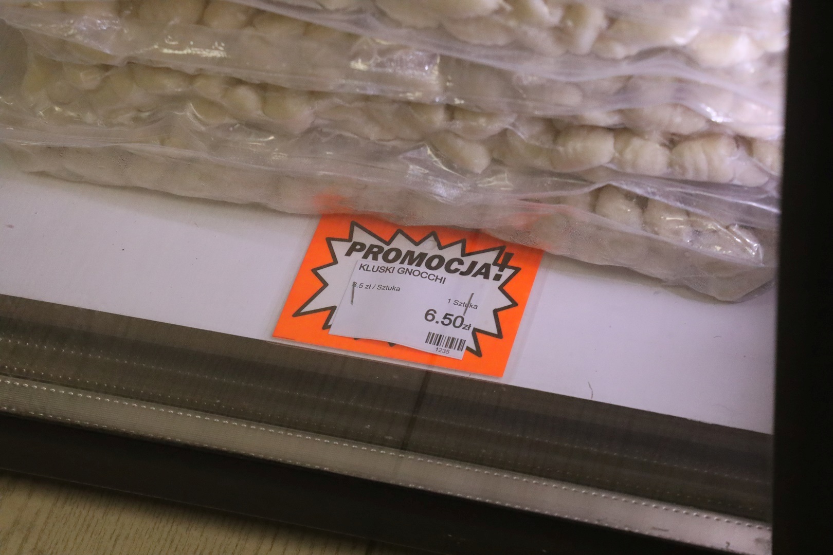 Pierwsi klienci zrobili już  zakupy w sklepie socjalnym