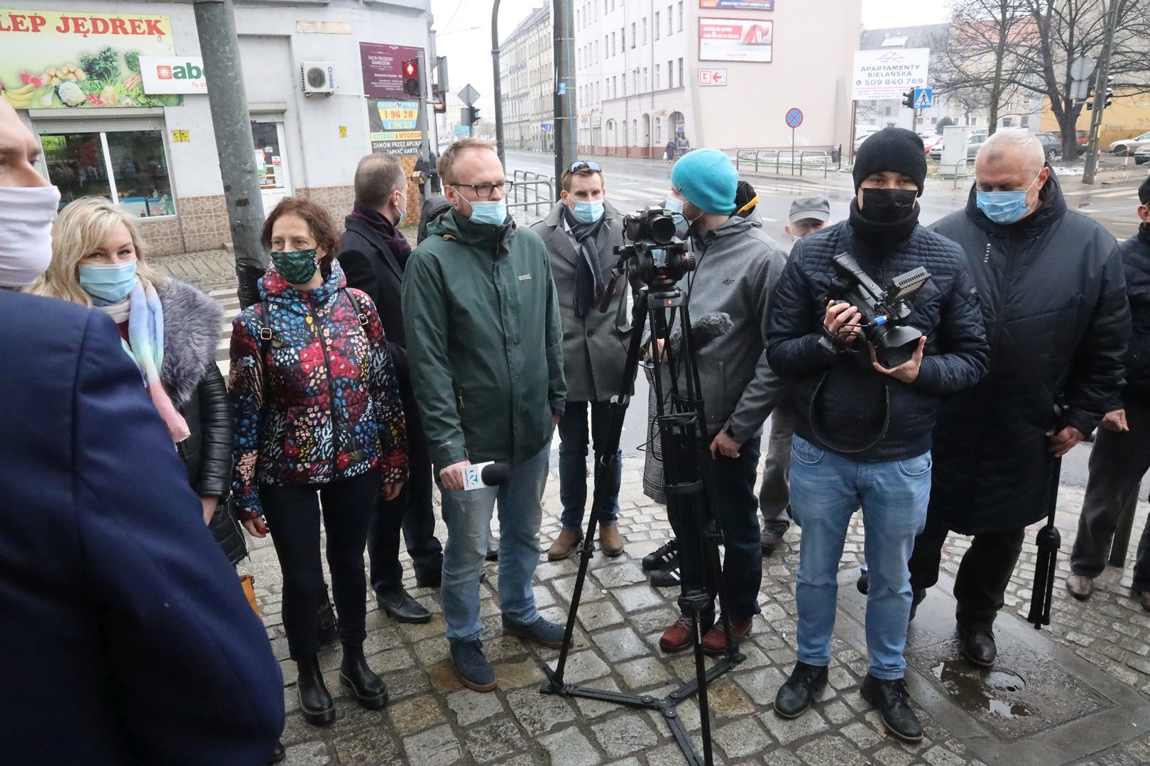 Pierwsi klienci zrobili już  zakupy w sklepie socjalnym