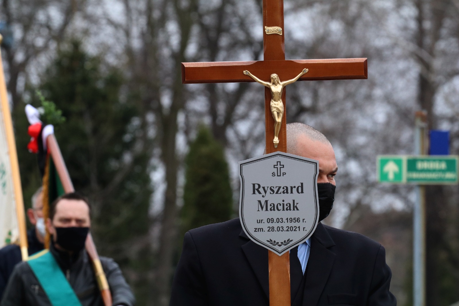 Pogrzeb Ryszarda Maciaka nauczyciela fizyki w Legnicy