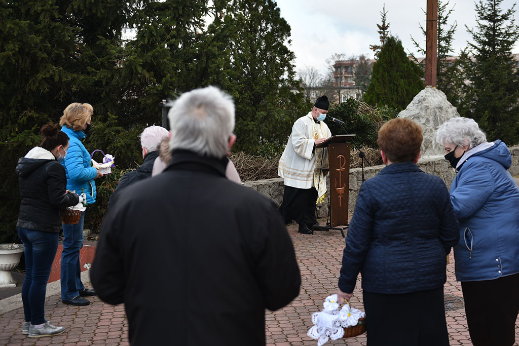 Poświęcenie pokarmów w legnickich parafiach
