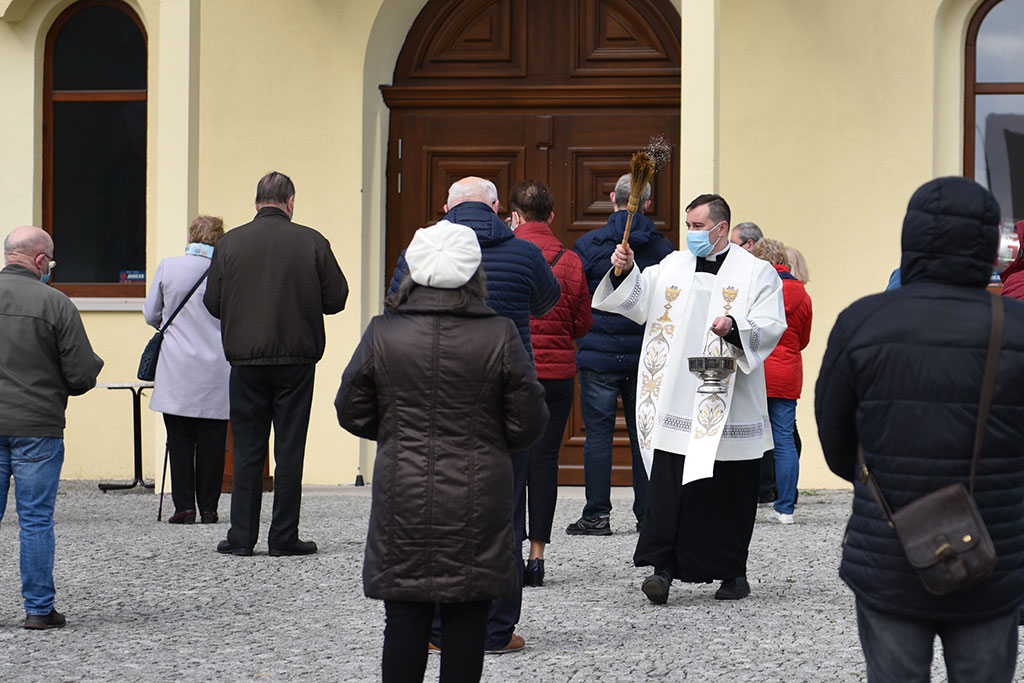 Poświęcenie pokarmów w legnickich parafiach