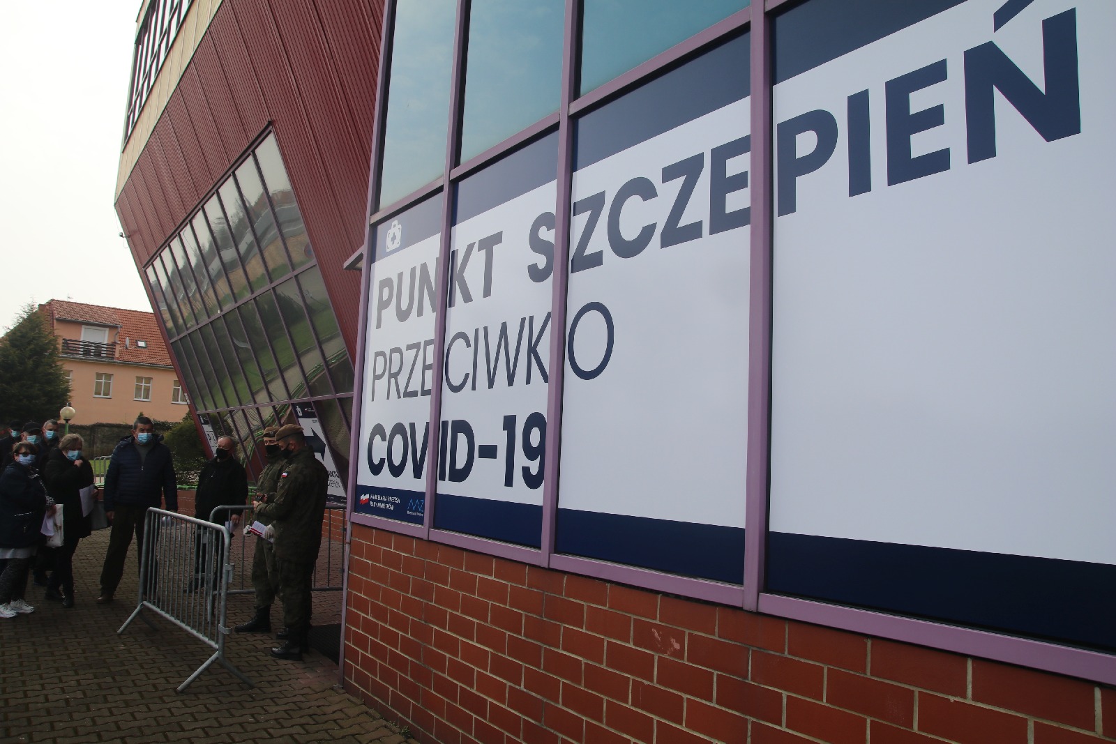 Ruszyły szczepienia w Punkcie Szczepień Powszechnych w Legnicy