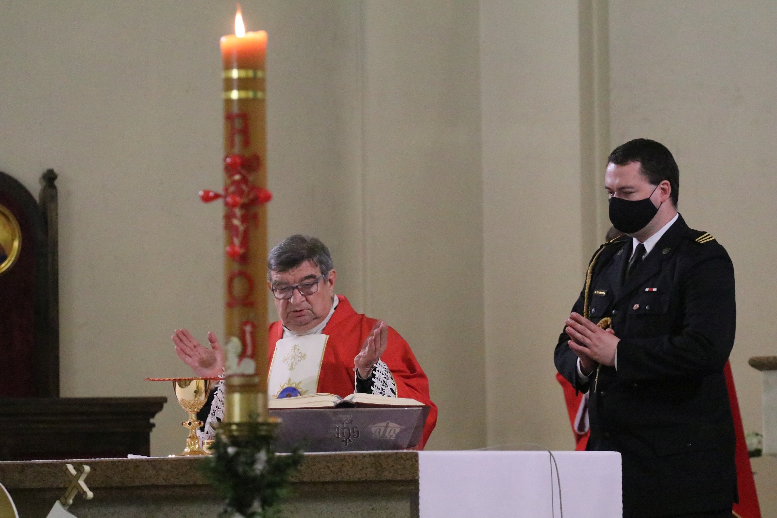 Uroczysta msza z okazji Dnia Strażaka w kościele na Piekarach