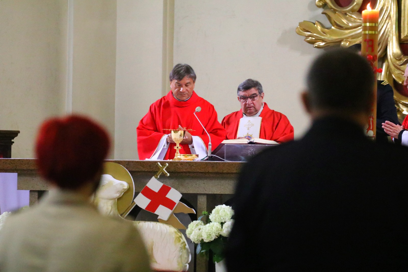 Uroczysta msza z okazji Dnia Strażaka w kościele na Piekarach
