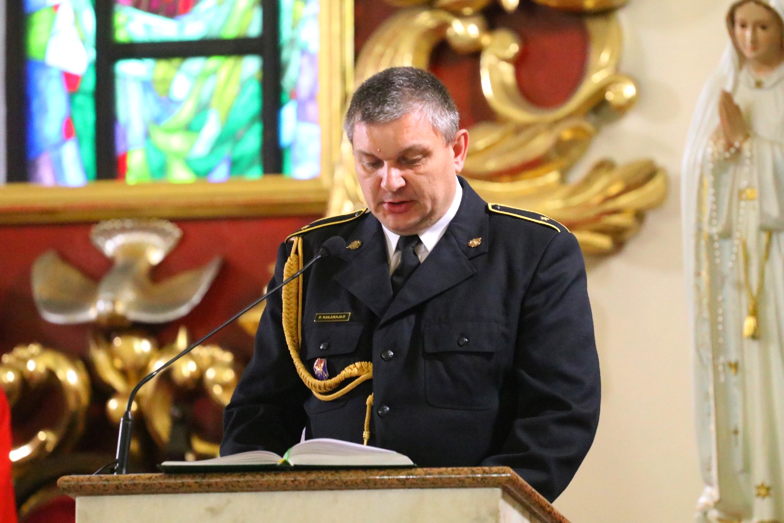 Uroczysta msza z okazji Dnia Strażaka w kościele na Piekarach