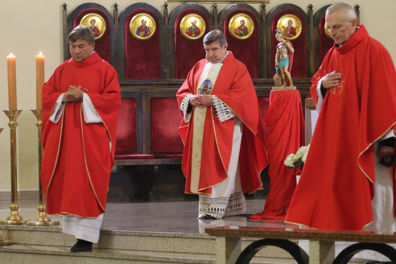 Uroczysta msza z okazji Dnia Strażaka w kościele na Piekarach