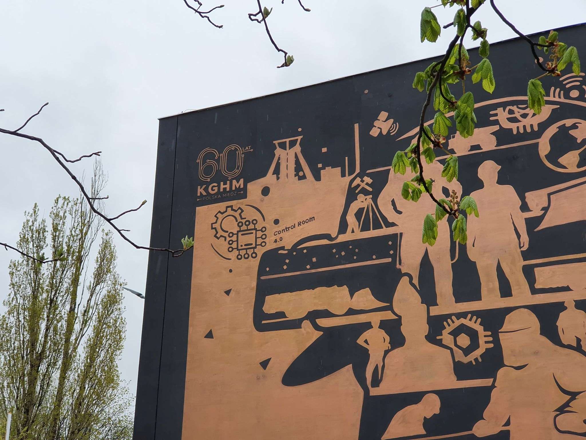 Zobacz mural miedzią malowany z okazji jubileuszu KGHM