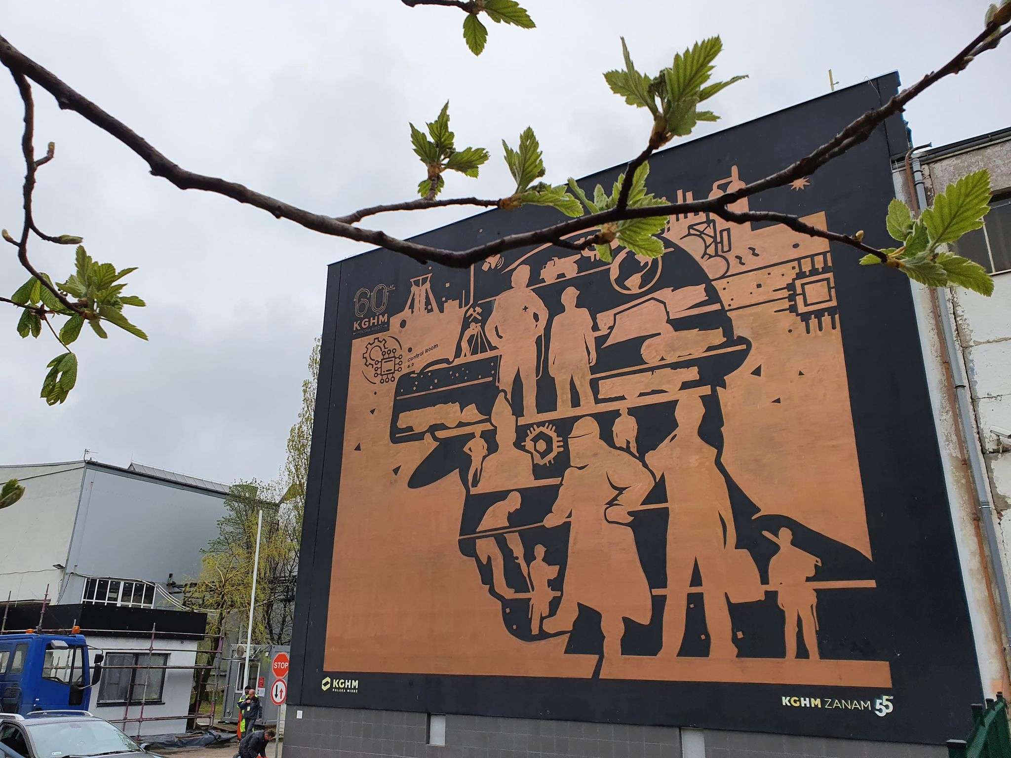 Zobacz mural miedzią malowany z okazji jubileuszu KGHM