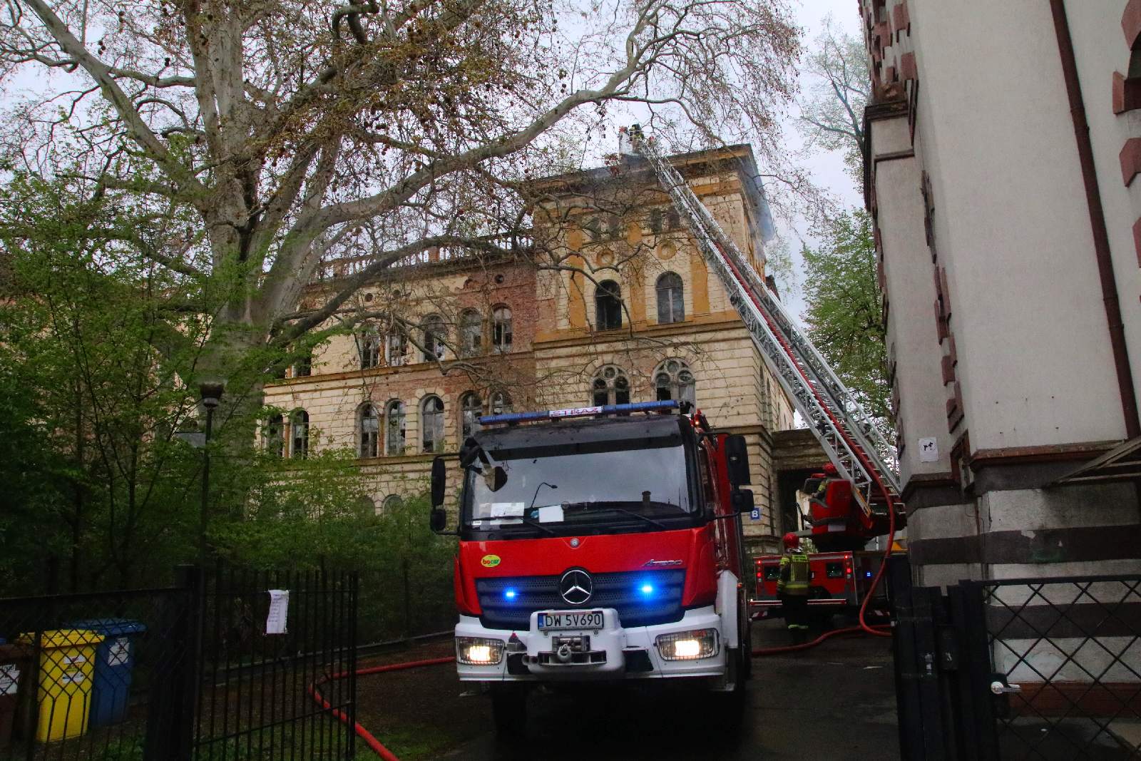 Pożar zabytkowego budynku, w którym był radziecki szpital