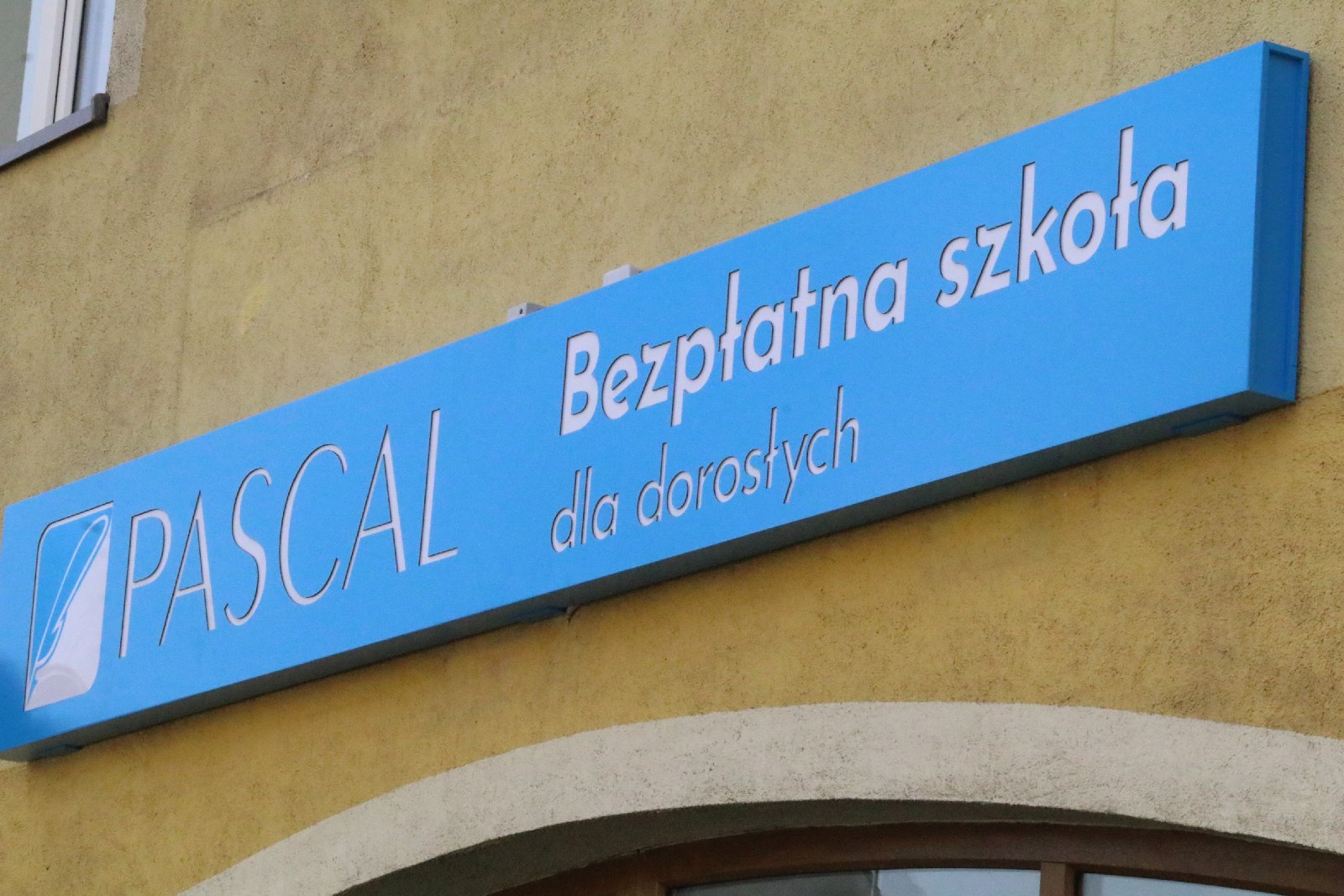 Wokalistka zespołu „Piękni i Młodzi” gościła w Legnicy