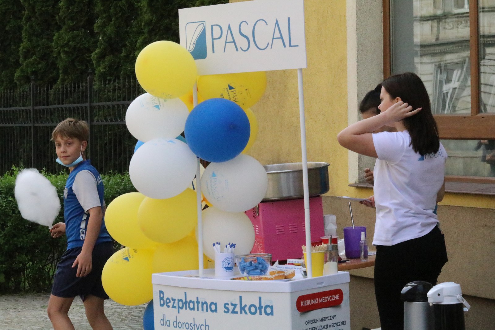 Wokalistka zespołu „Piękni i Młodzi” gościła w Legnicy