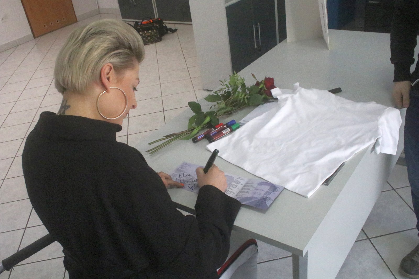 Wokalistka zespołu „Piękni i Młodzi” gościła w Legnicy