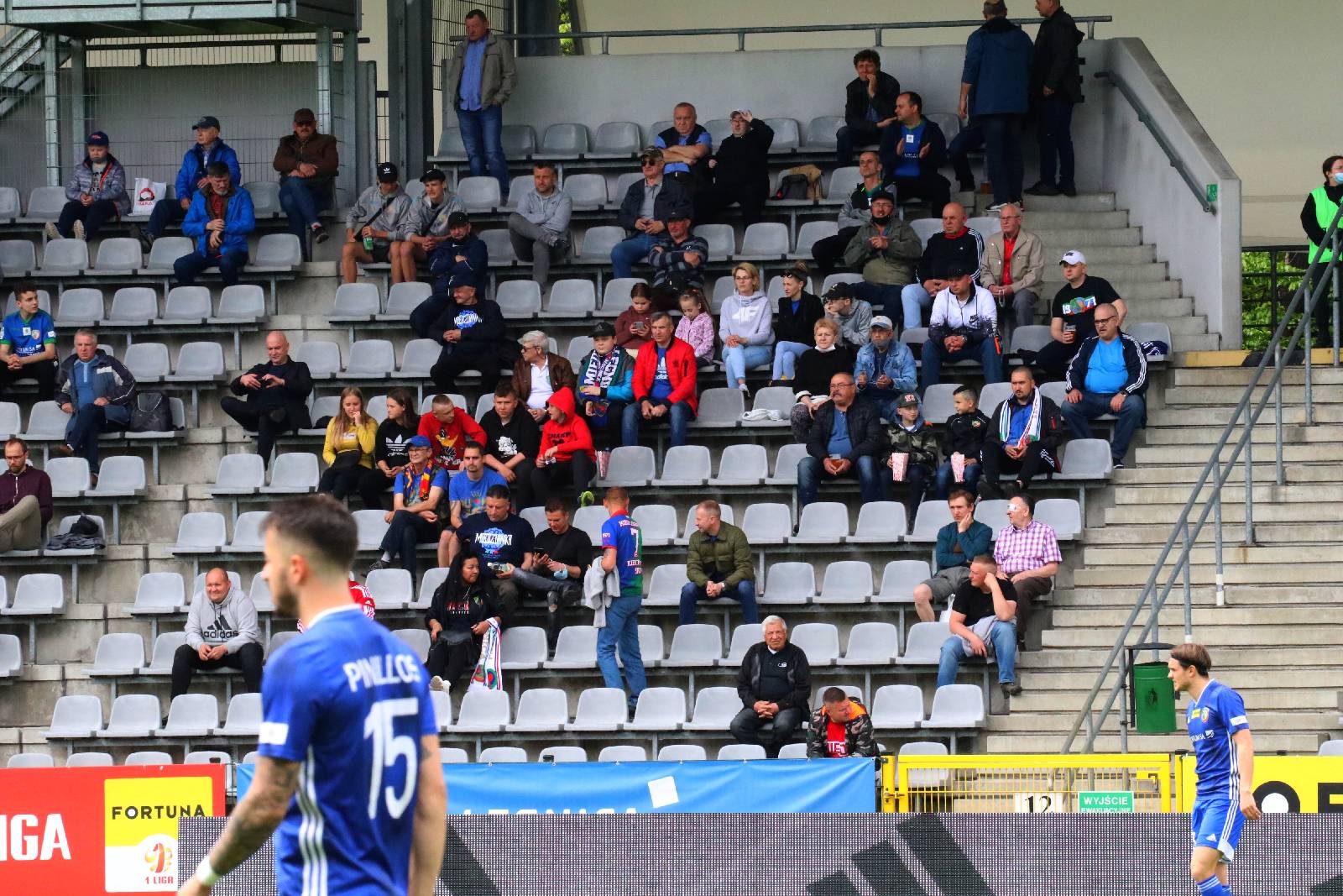 Kibice wrócili na trybuny stadionu Miedzi Legnica