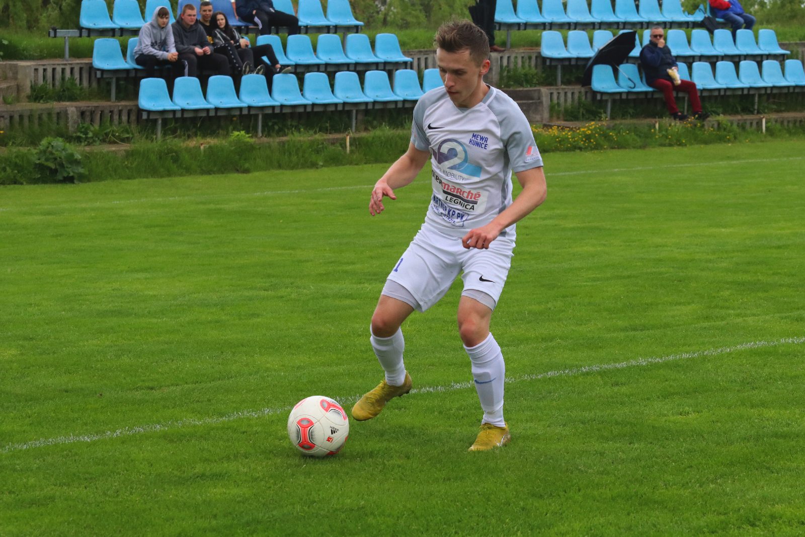 Gryf bez szans w starciu z Mewą Kunice
