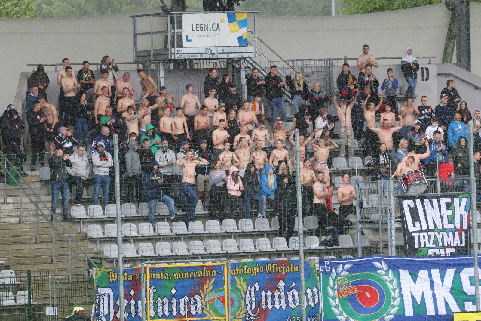 Kibice na trybunach zmotywowali Miedź do świetnej gry z ŁKSem