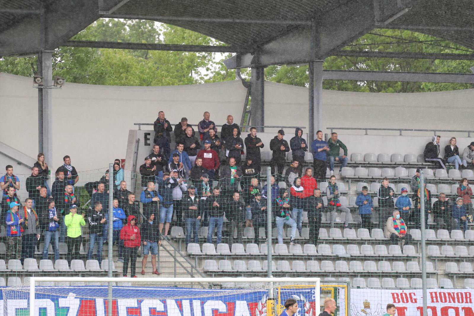 Kibice na trybunach zmotywowali Miedź do świetnej gry z ŁKSem