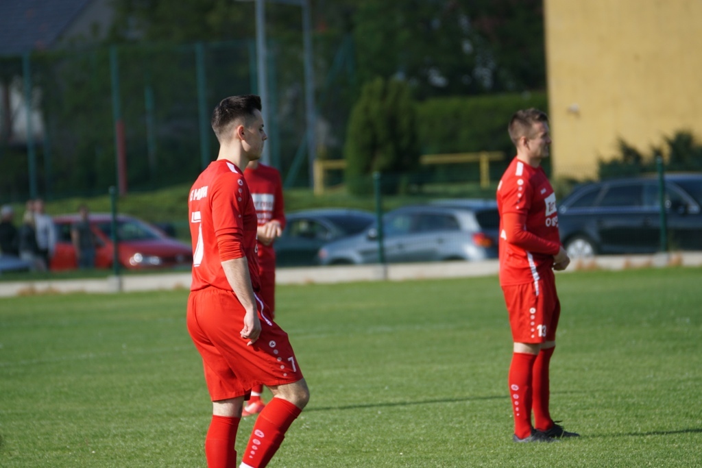 Kaczawa mimo gry w dziesiątkę  wygrywa z drużyną z Męcinki