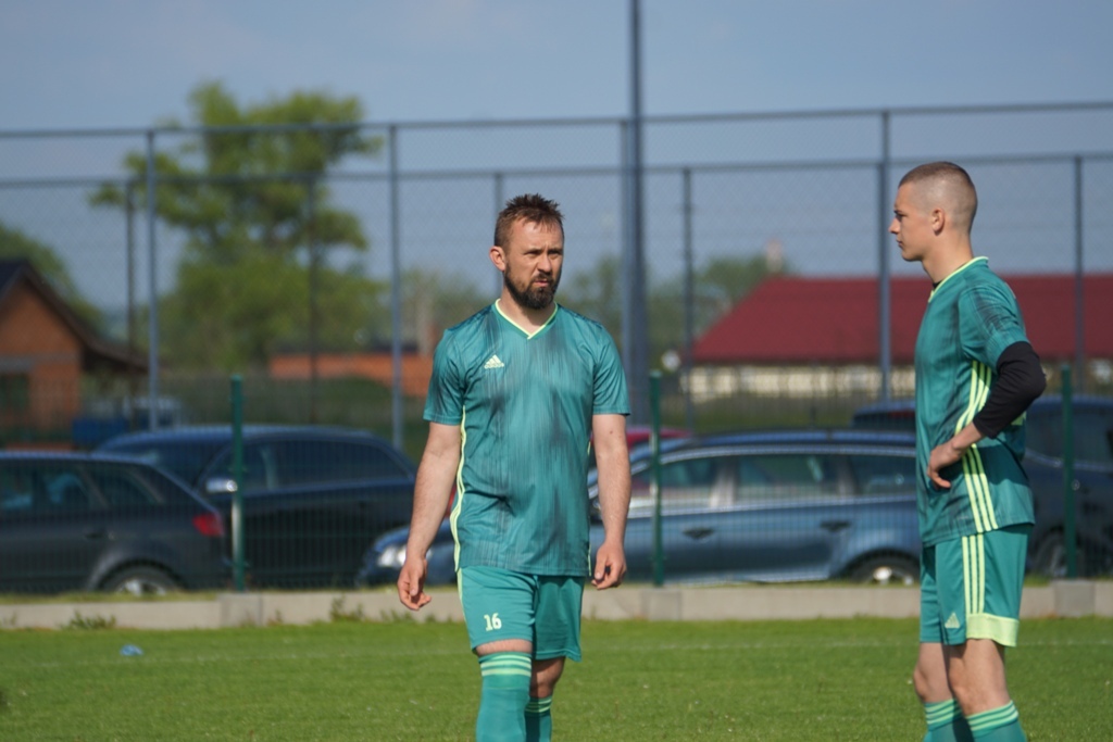 Kaczawa mimo gry w dziesiątkę  wygrywa z drużyną z Męcinki
