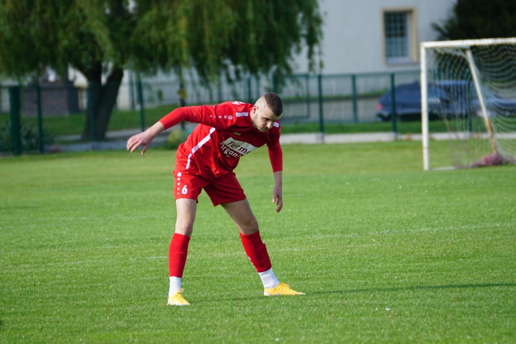 Kaczawa mimo gry w dziesiątkę  wygrywa z drużyną z Męcinki