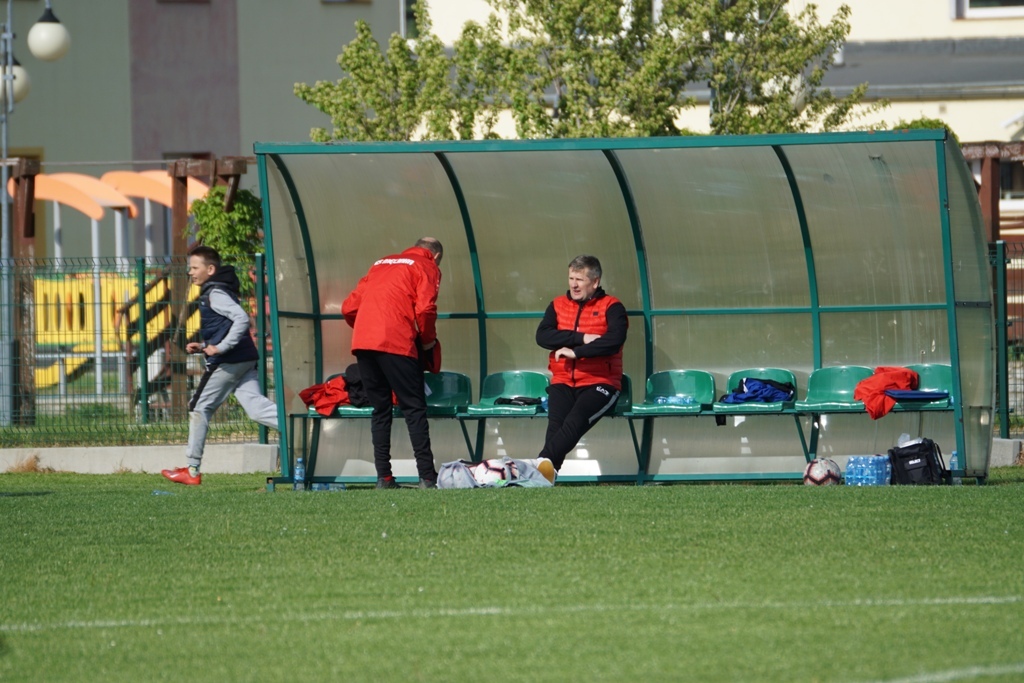 Kaczawa mimo gry w dziesiątkę  wygrywa z drużyną z Męcinki